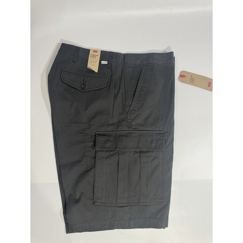 BIG &TALL  LEVI’S CARRIER CARGO SHORTS MENS SIZE 50 GREY COLOR ZIP FLY NWT